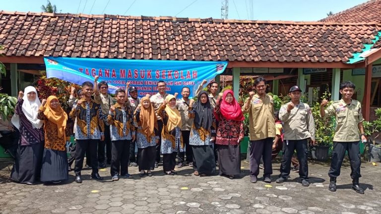 TAGANA MASUK SEKOLAH